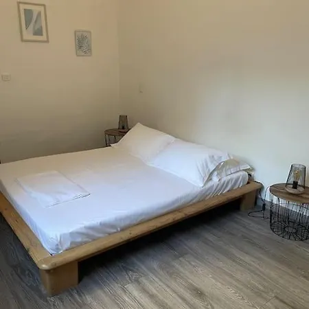 Pour 2 A 4 Personnes A 5 Min A Pied Des Plages De *